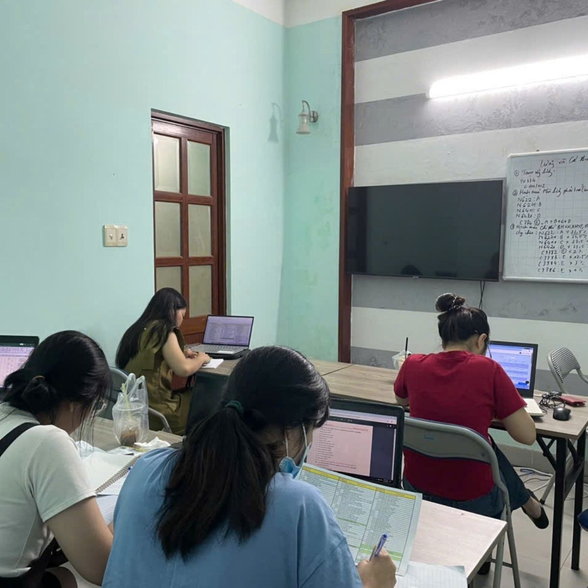 Khóa Học Kế Toán Doanh Nghiệp Và Khai Báo Thuế Thự